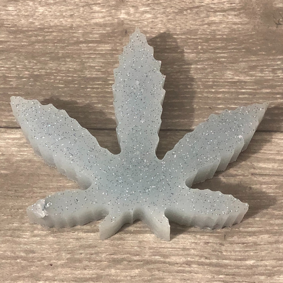 Leaf paper weight paper holder handmade with epoxy - Picture 5 of 5